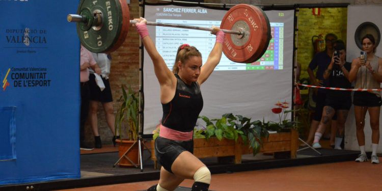 Alba Sánchez, campeona autonómica valenciana absoluta y mejor marca femenina 2023