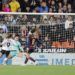Asun afila un triplete en el triunfo del Valencia ante el Levante