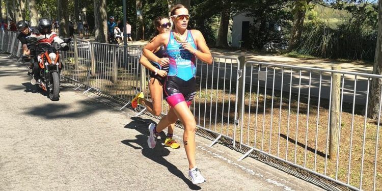 Sara Guerrero gana el campeonato de España de triatlón distancia olímpica en Banyoles