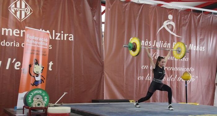 Andrea Bernia y Mireia Pérez firmaron la marca mínima para el campeonato de España de halterofilia
