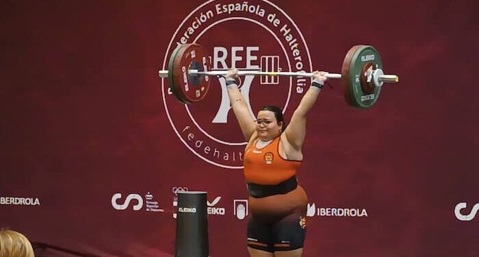 Tihara Saldivar subió al podio en el campeonato de España sub’17 de halterofilia
