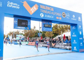 Laura Luengo destrozó el récord de España en el Medio Maratón Valencia