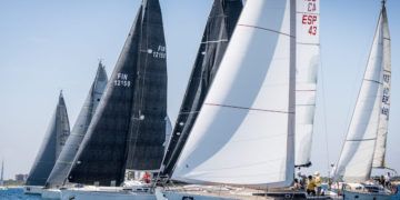 El Elena Nova refuerza su liderato en el Trofeo SM La Reina tras dos jornadas