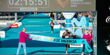 Worknesh Degefa se impone en el Maratón de Valencia