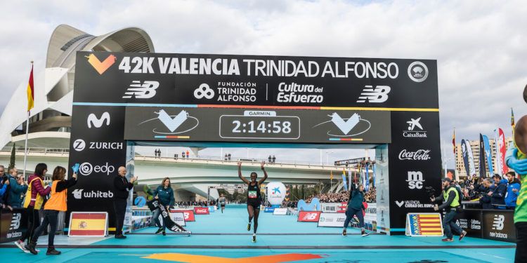 Amane Beriso coloca a la Maratón de València entre las tres carreras más rápidas del mundo
