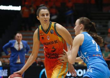 Gran remuntada davant Atomeromu KSC Szekszard en el debut de Torrens