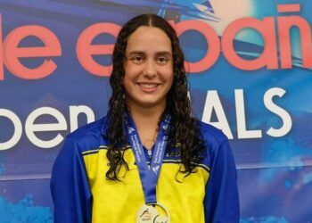 Alba Vázquez y Emma Carrasco lograron el billete mundialista en los 400 estilos