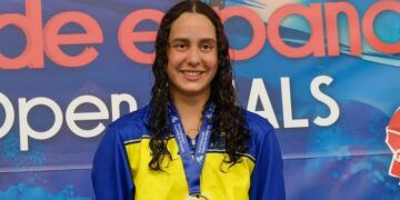 Alba Vázquez y Emma Carrasco lograron el billete mundialista en los 400 estilos