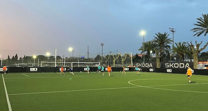 Arrels, el combinado de jugadoras de clubes afectados por la Dana, ya está listo para la Valencia Cup Girls 2025