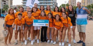 El espectáculo de la inauguración de la Costa Blanca Cup abraza su carácter internacional