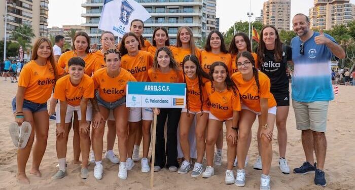 El espectáculo de la inauguración de la Costa Blanca Cup abraza su carácter internacional