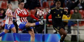 El Atlético cayó ante un sólido United y necesita una importante remontada para seguir en Europa