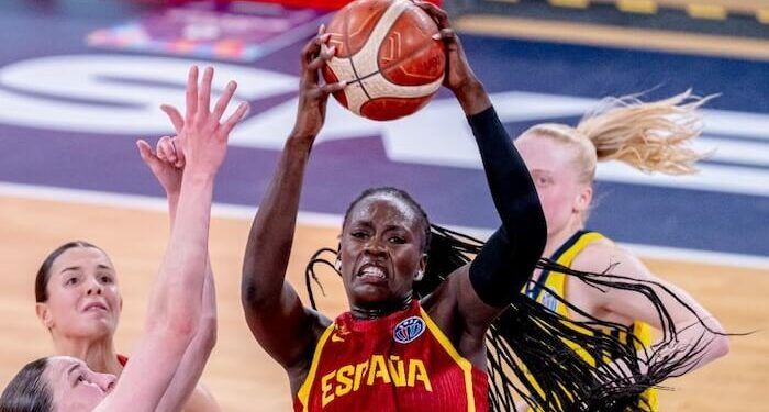 España ganó a Suecia y acabó invicta la primera fase para afrontar los cuartos de Eurobasket