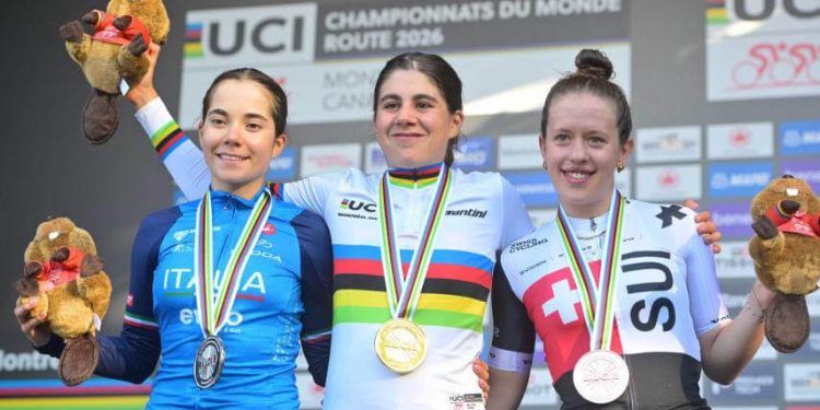 Alejandra Neira se vistió de arcoíris júnior en ruta en un Mundial histórico para España