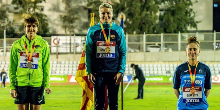 Andrea Alarcón, Natalia Sánchez y Arantza Moreno, campeonas nacionales de lanzamientos largos