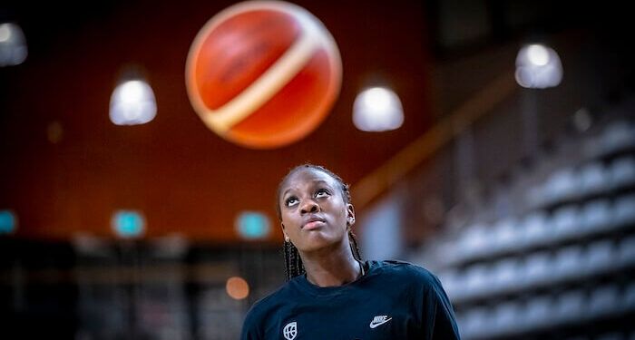 Awa Fam: «Yo siempre pienso en el presente; lo que tenga que dar, ya lo daré»