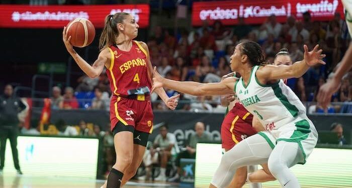 España se enchufó tras el descanso para conseguir derrotar a Nigeria en el camino al Mundial