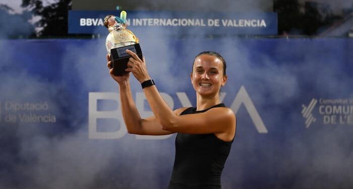 Clara Burel remontó a Alicia Herrero y conquistó el BBVA Open Internacional València