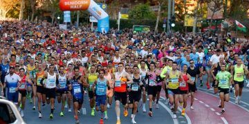 La Benidorm Half ya iguala su récord de 9.000 inscritos a falta de más de dos meses para la edición de 2026