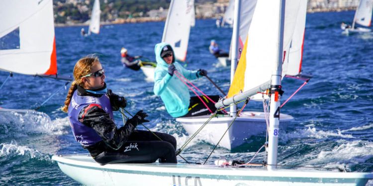 Berta Ramón, nueva promesa del Real Club de Regatas de Alicante en la vela femenina