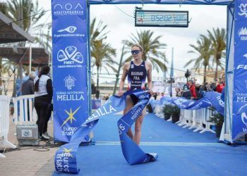 Cassandre Beugrand gana la Copa de Europa y el campeonato del Mediterráneo de Triatlón Melilla