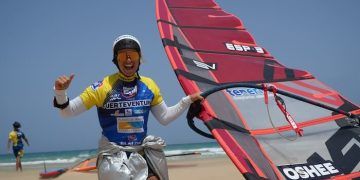 Blanca Alabau concluyó sexta en Slalom X en la cita mundial en Fuerteventura