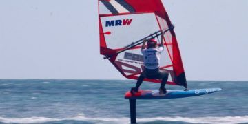 La windsurfista Blanca Alabau batió su propio récord mundial de velocidad con foil en mar abierto