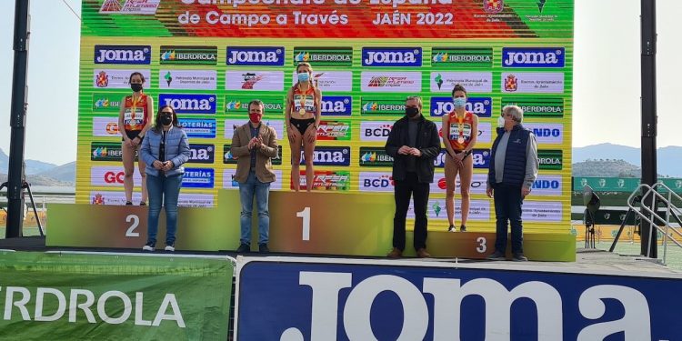 Carla Gallardo, campeona de España absolutos de cross