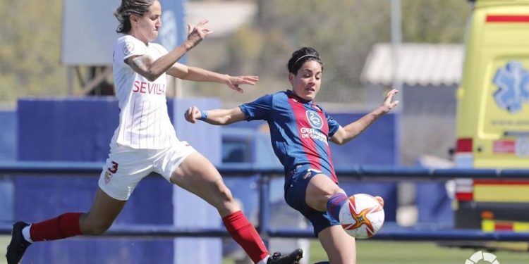 Gio, Baños y Carol Férez dan forma al triunfo sobre el Sevilla