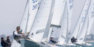 Sara Franceschi y Silvia Marcé mandan en el campeonato de España de Snipe en València
