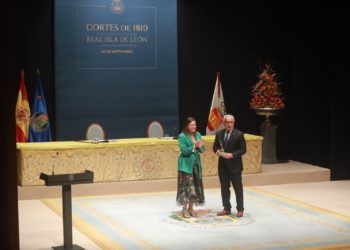 El COE recibe el XII Premio Cortes 1810 por su incansable trabajo por lograr una sociedad mejor