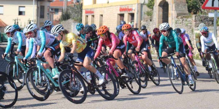 Lucía Ruiz se impone en la prueba inaugural de la Copa de España Féminas Cofidis 2023