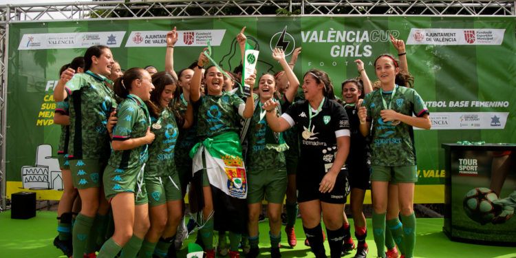 El Levante UD, campeón absoluto de la II València cup Girls