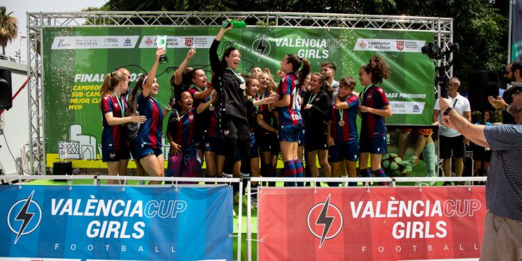 El Levante UD, campeón absoluto de la II València cup Girls