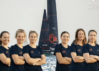 Alinghi Red Bull Racing presenta su equipo femenino para la Copa América