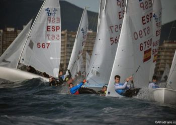 Espectacular estreno de la 46ª Christmas Race con buen viento en la bahía de Palamós