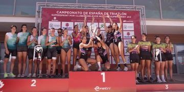 Cidade de Lugo Fluvial cerró su victoria en la Liga Iberdrola de triatlón en Arenales de Sol