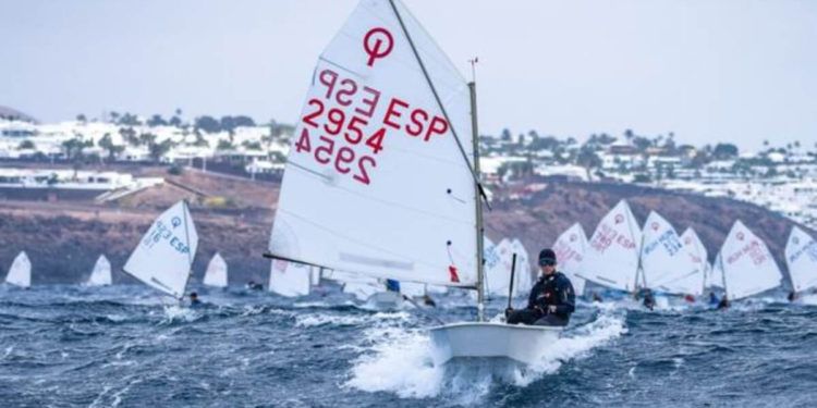 Arranca la Optimist Lanzarote Trophy 2022 del CD Código Cero