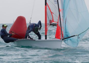 Mateo y Simón Codoñer acarician la Copa de España de 29er en Valencia