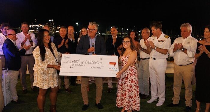 Comité de Emergencia recibió el cheque solidario en favor de Venezuela en la Cena de Armadores del Trofeo SM la Reina