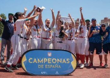 Un total de 28.000 banderas únicas a la conquista de París para festejar los éxitos de España