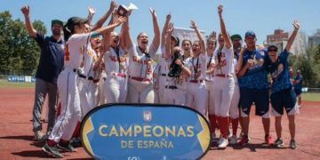 Un total de 28.000 banderas únicas a la conquista de París para festejar los éxitos de España