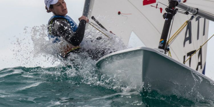 Cristina Pujol llega líder a la última jornada en el Nacional de ILCA 6 de Torrevieja