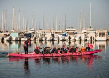 UPV Deportes integra al primer equipo de Dragon Boat formado por mujeres en tratamiento o que han superado un cáncer de mama