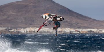 El Mundial de Windsurf corona a dos canarios, Daida Ruano y Philip Köster