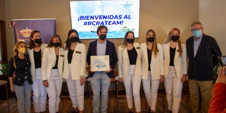 Se presentó el ‘Dorsia Sailing Team’ en Alicante
