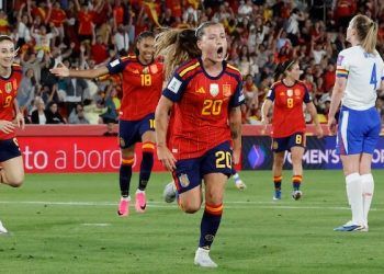 España se impuso a Inglaterra y depende de sí misma para lograr el billete para el Mundial 2027