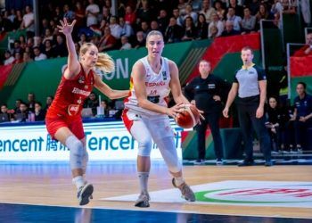 España celebró su clasificación para París 2024 con una remontada ante Hungría