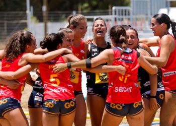 Las Guerreras de la Arena doblegan a Brasil y entran en semifinales por la puerta grande