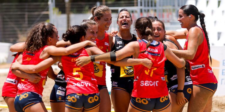 Las Guerreras de la Arena doblegan a Brasil y entran en semifinales por la puerta grande